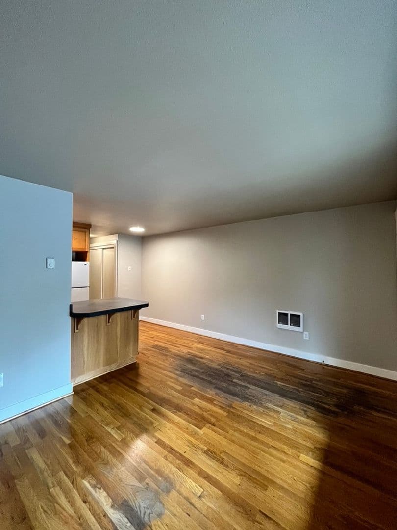 Division Apartments 4 of 14