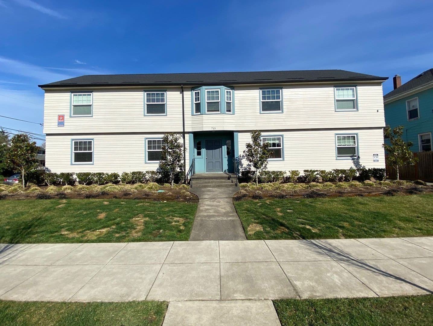 Large / Close-In 1 Bedroom w/Bonus Room! Hardwood Floor, Private Storage, Washer/Dryer & Pet Friendly! 2 of 21