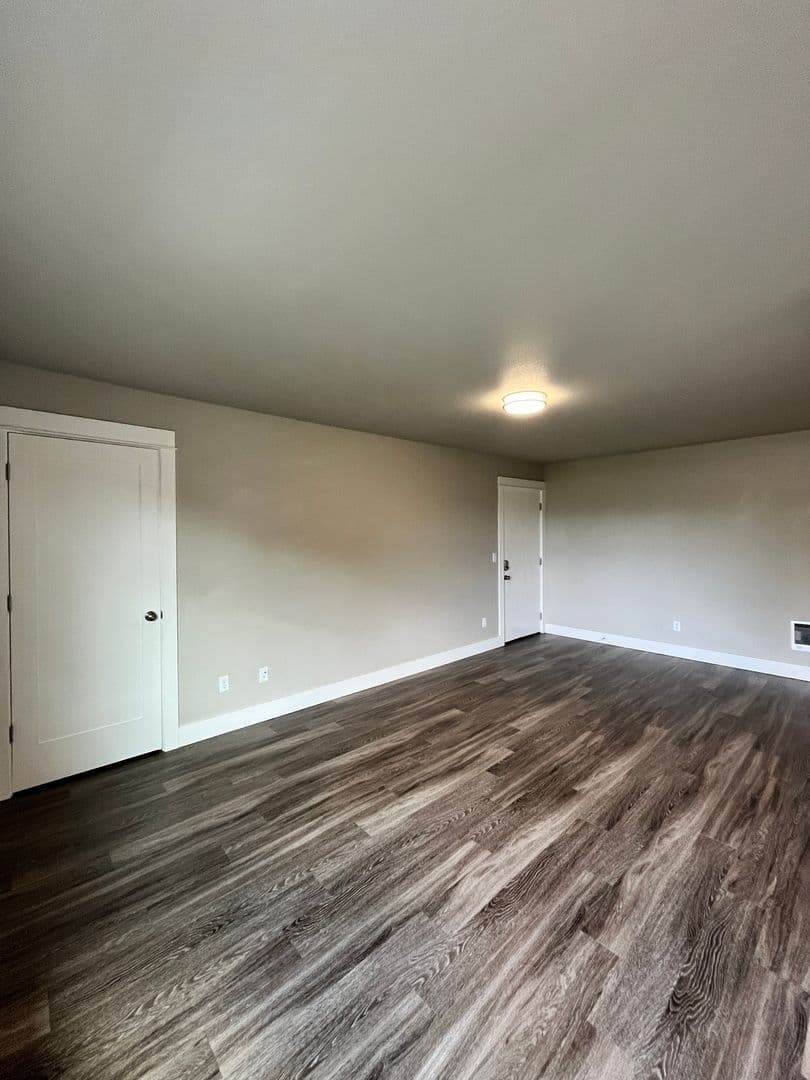 The Maverick Apartments 4 of 16