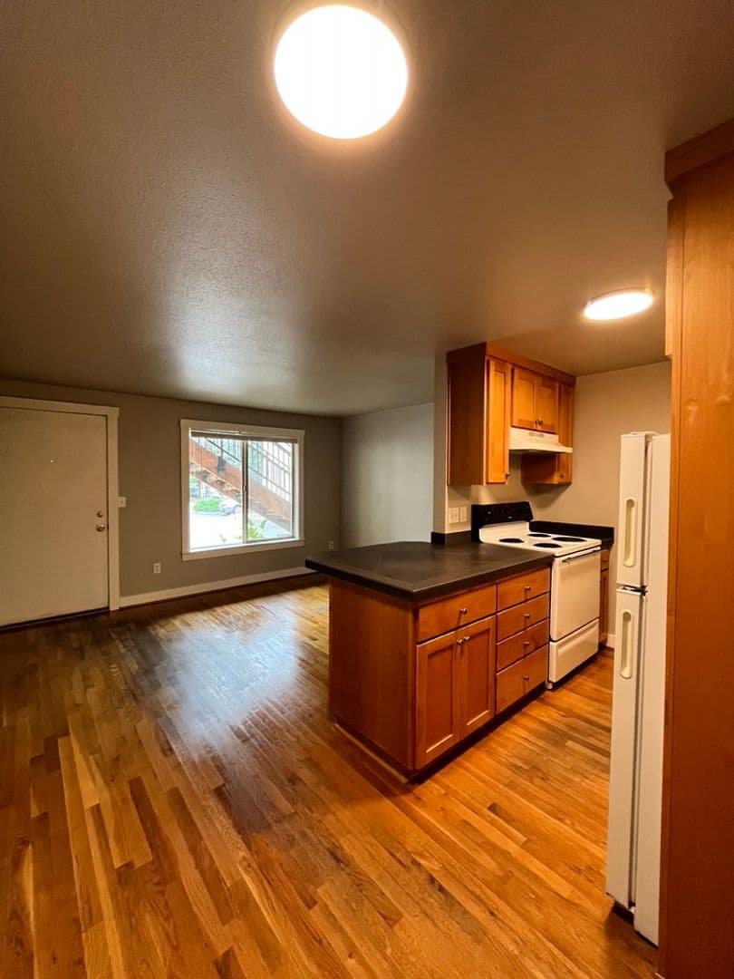 Division Apartments 5 of 14