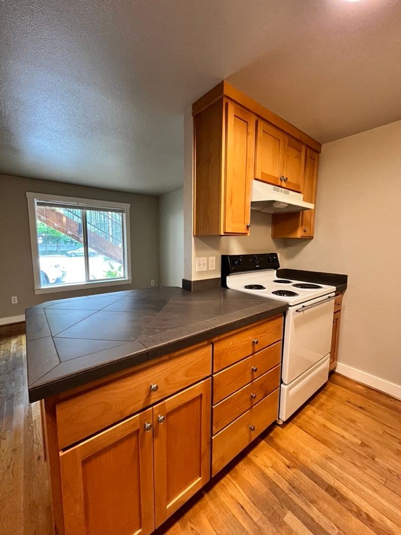 Division Apartments 6 of 14