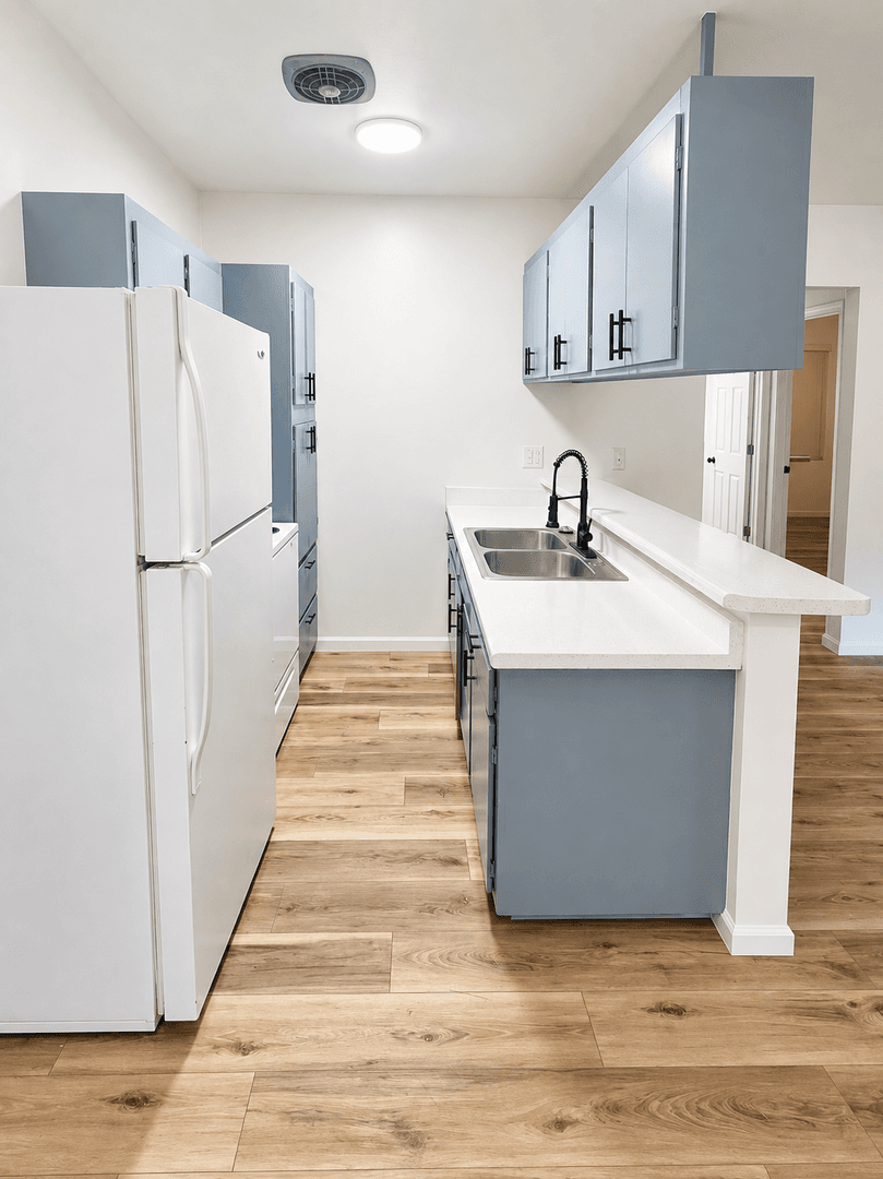 Riverside Apartments 7 of 8