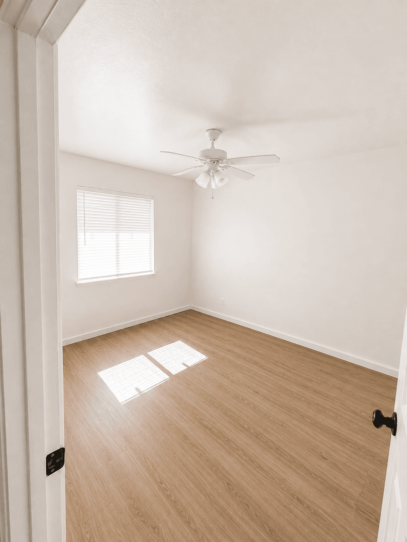 Riverside Apartments 6 of 7