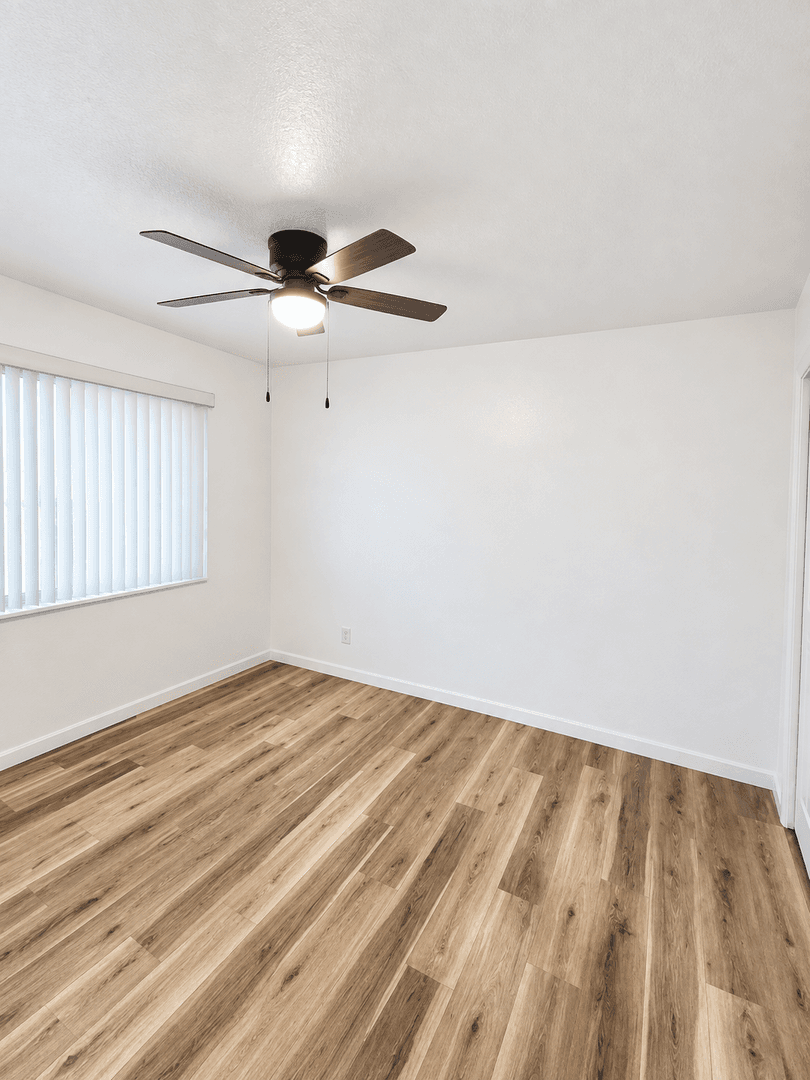 Riverside Apartments 4 of 8