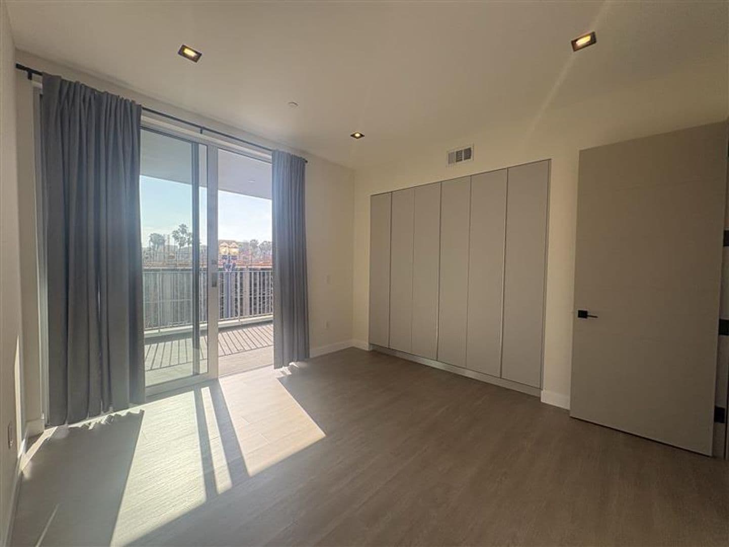 495 Promenade Ave 13 of 29