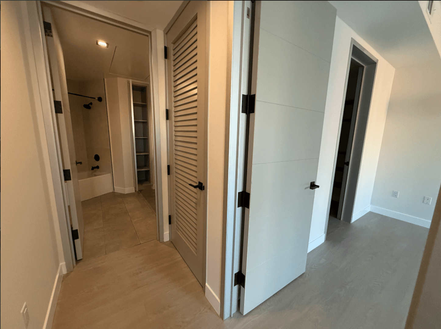 495 Promenade Ave 25 of 33