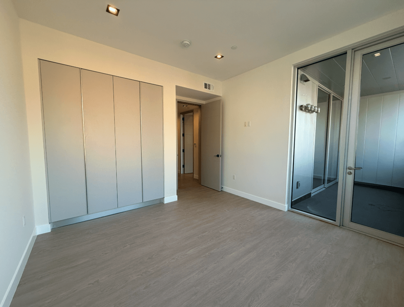 495 Promenade Ave 16 of 22