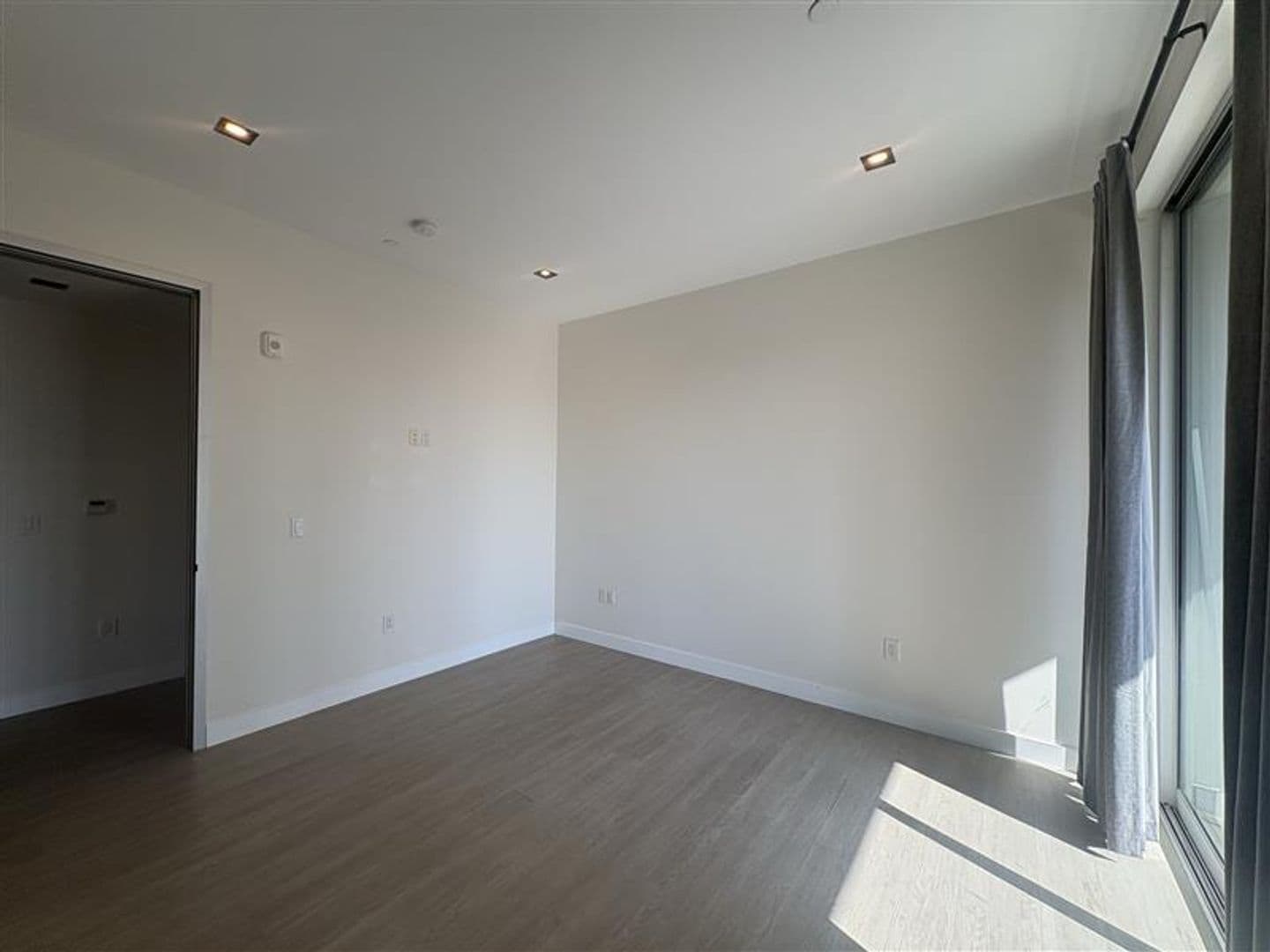 495 Promenade Ave 23 of 29