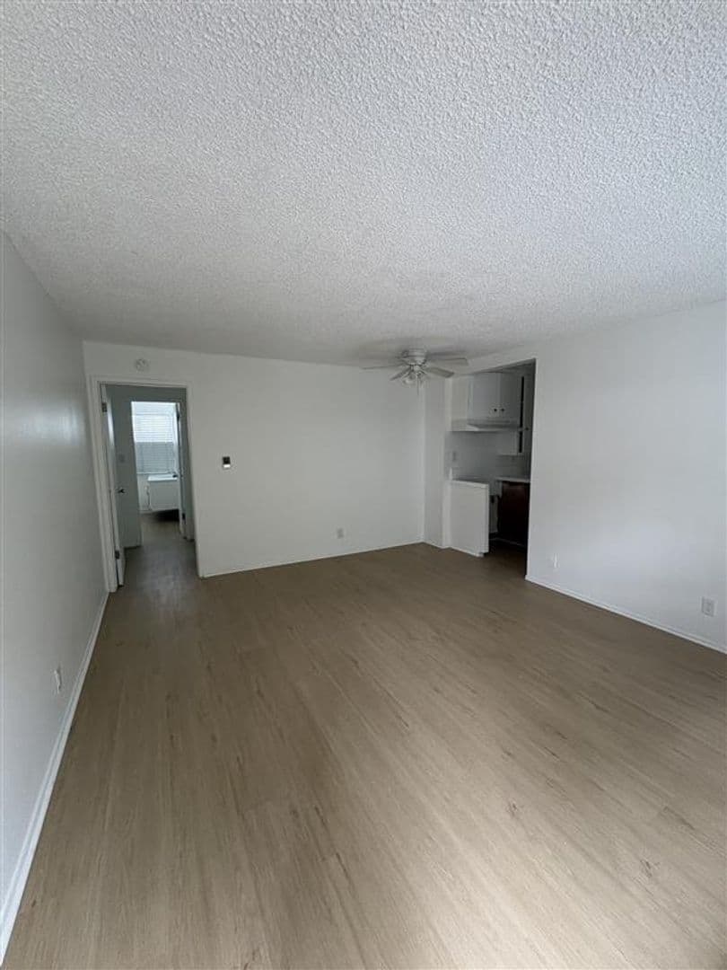 FREE RENT FOR 1 MONTH - applied to market rent 15 of 25
