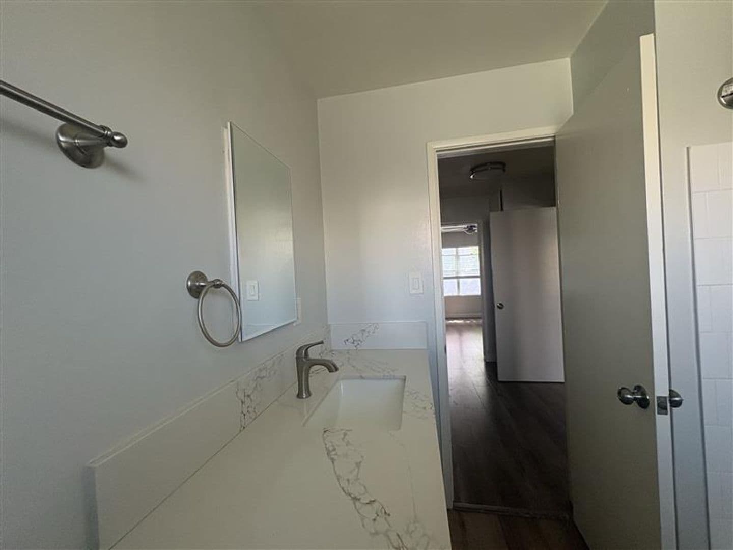 201-209 E 12th St Apts 18 of 18