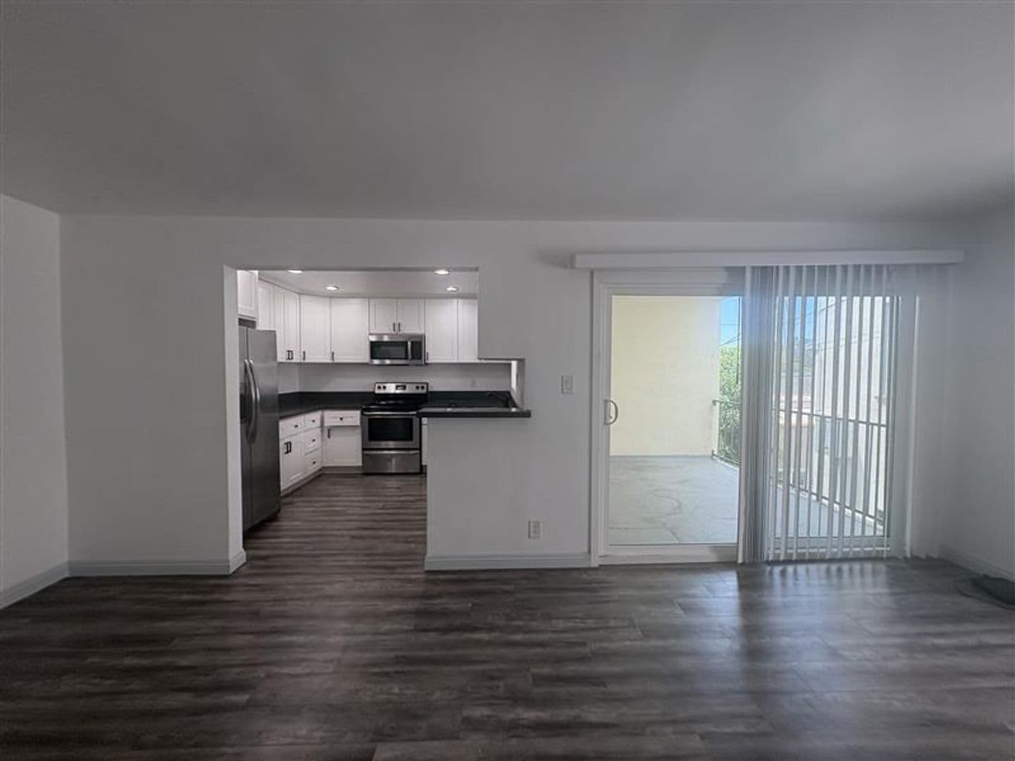 1518 E 3rd St 3 of 17