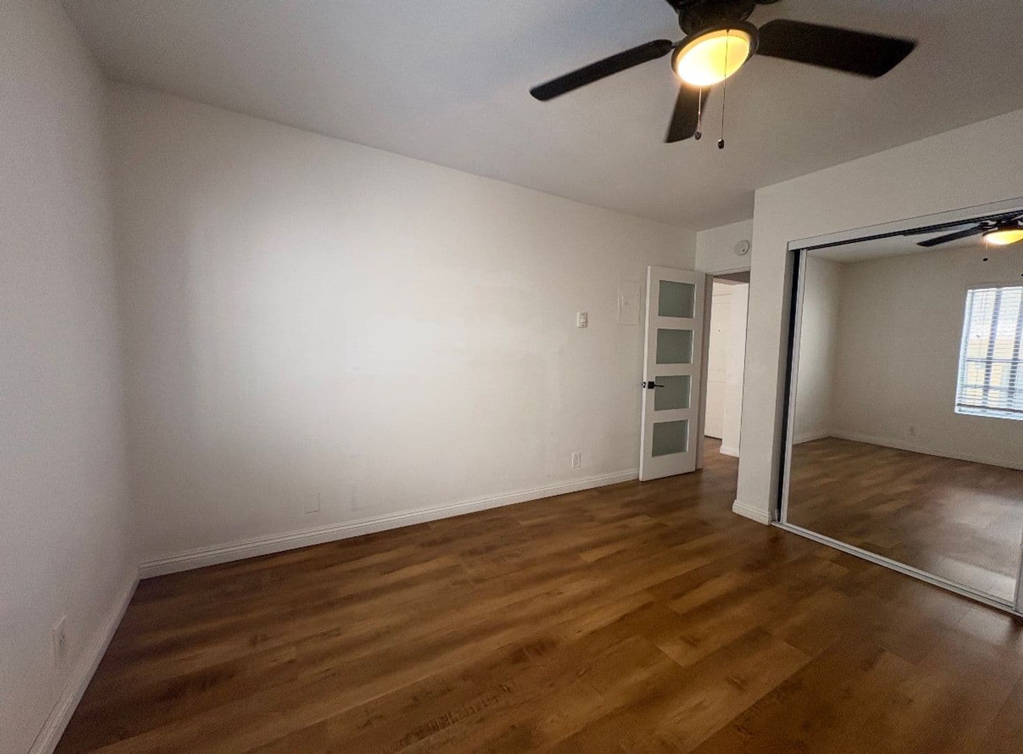 1518 E 3rd St 7 of 8