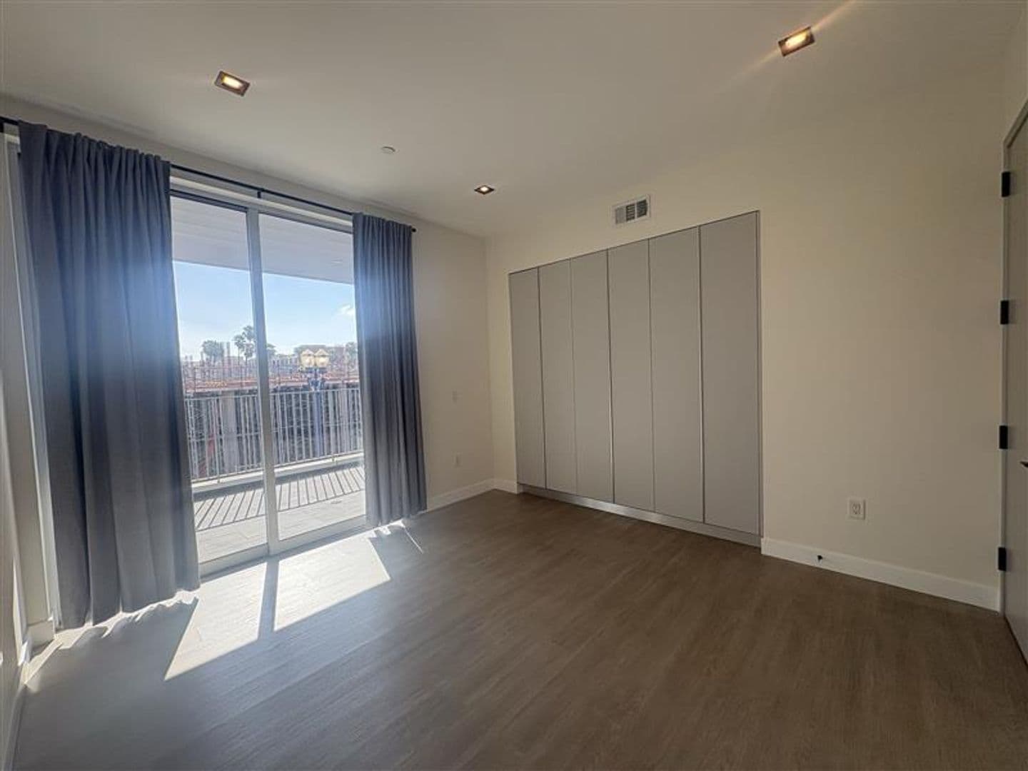 495 Promenade Ave 21 of 29