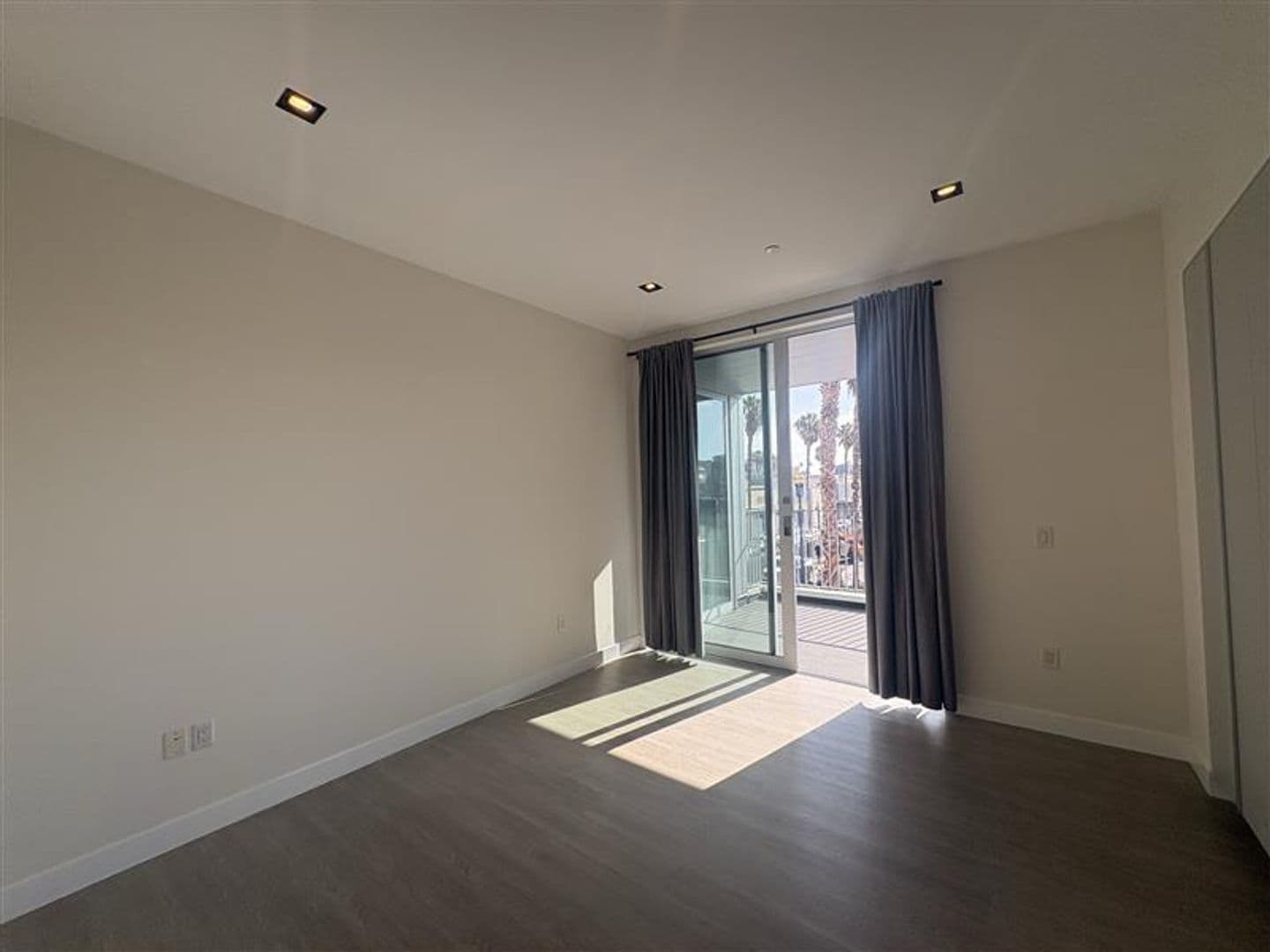 495 Promenade Ave 14 of 29
