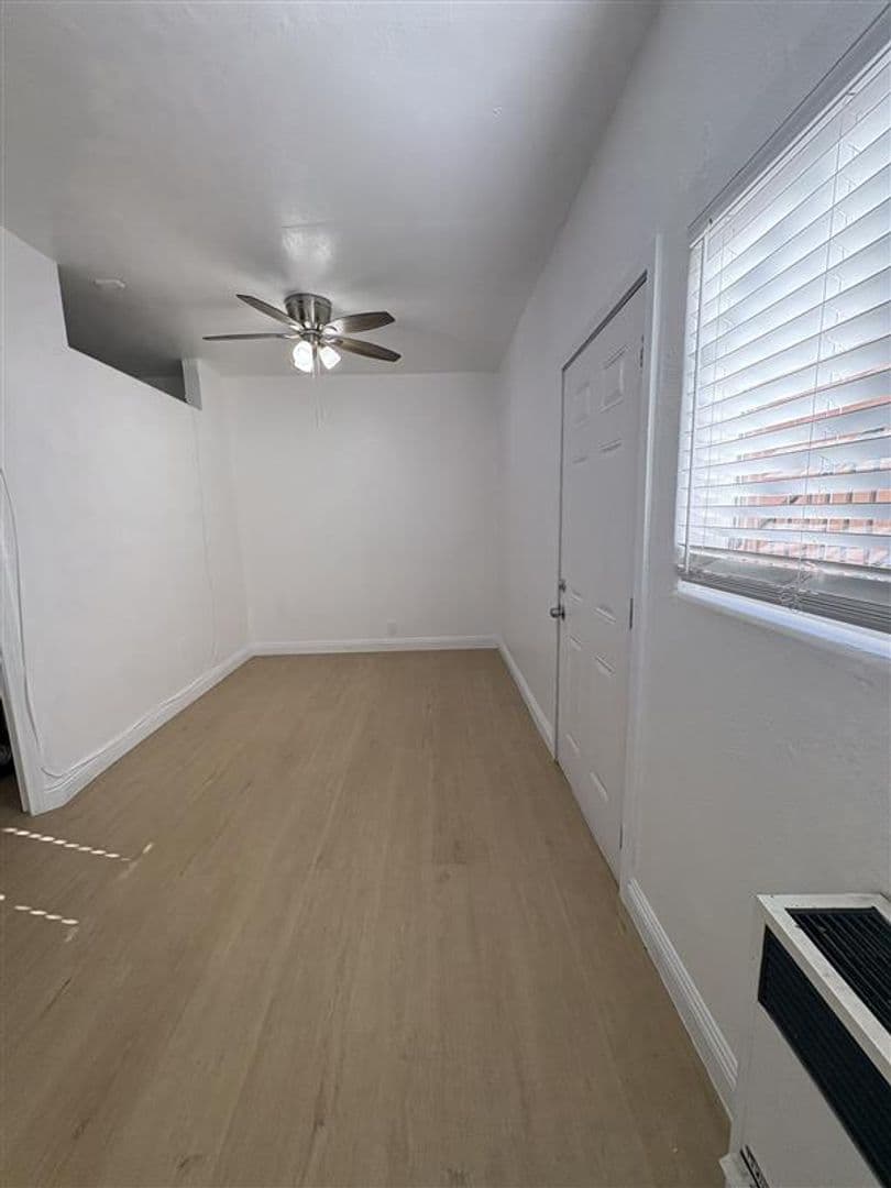 1033 Hoffman Ave 6 of 7