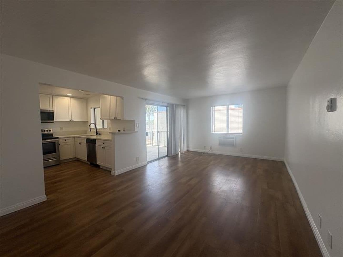 1518 E 3rd St 1 of 12