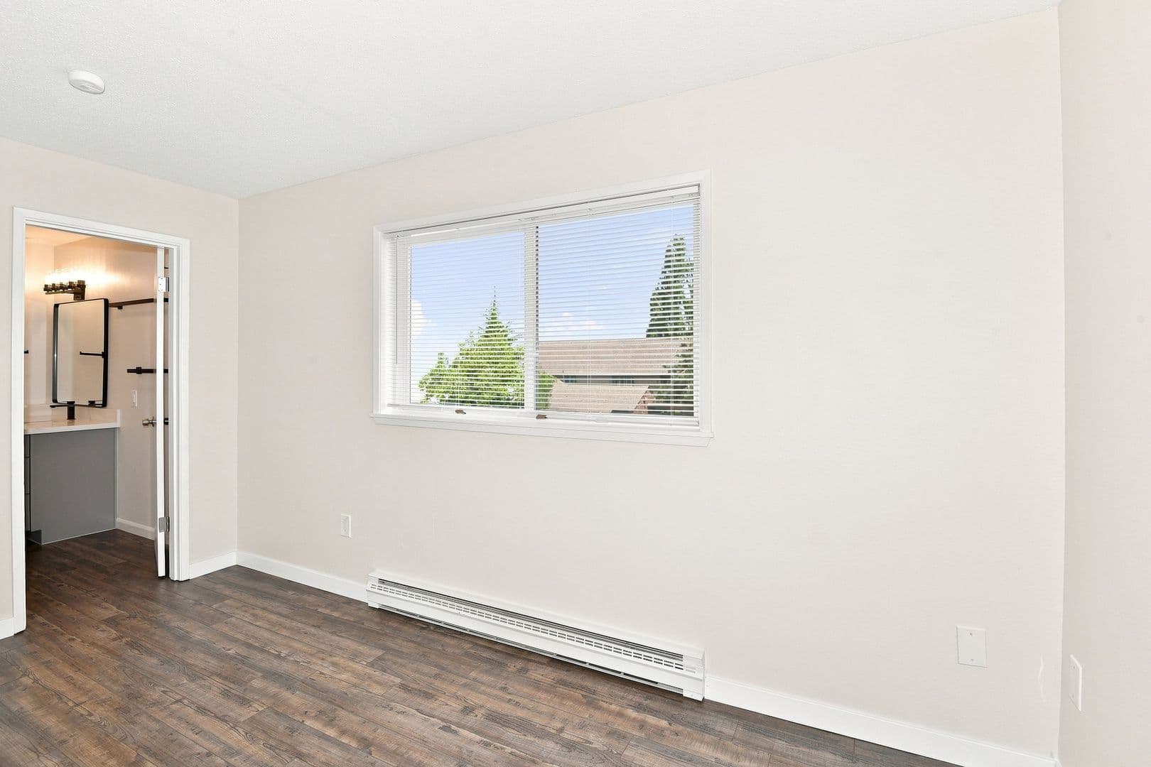 North Tacoma 2bed/1.5bath unit - #7 Renovated with washer/dryer Move-In Special: FREE 1st Full Month Rent 14 of 16