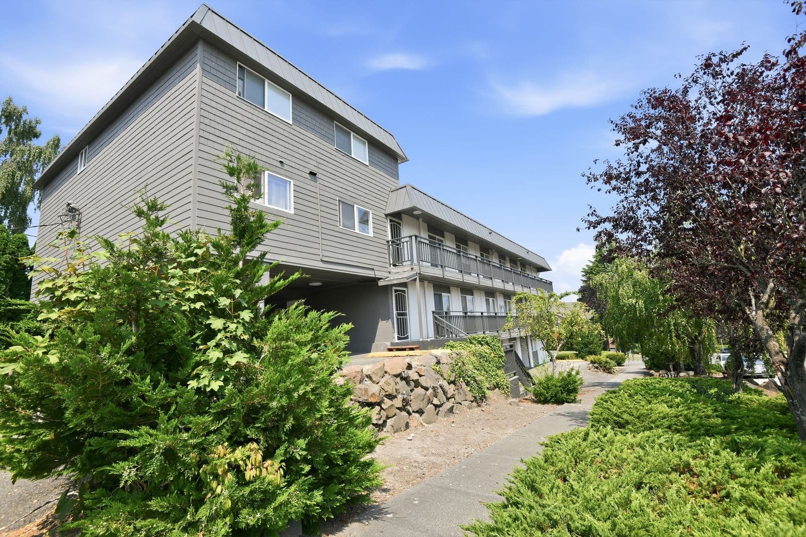 North Tacoma 2bed/1.5bath unit - #7 Renovated with washer/dryer Move-In Special: FREE 1st Full Month Rent 1 of 16