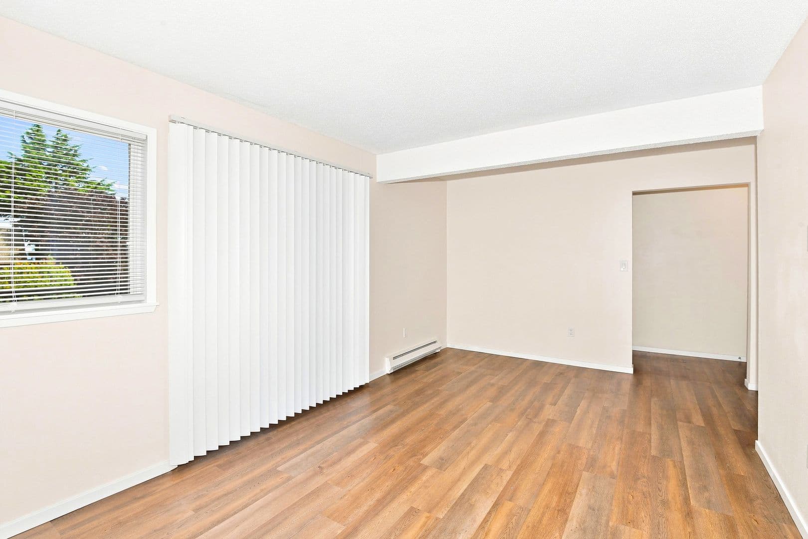 North Tacoma 2bed/1.5bath unit - #7 Renovated with washer/dryer Move-In Special: FREE 1st Full Month Rent 3 of 16