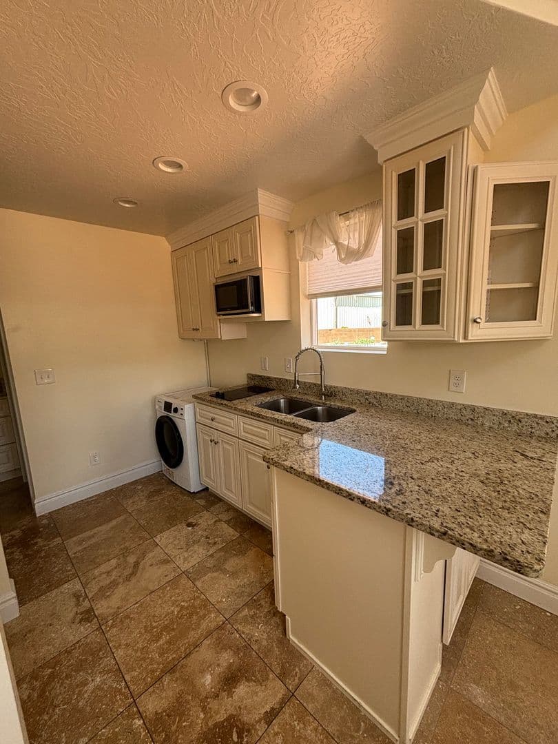 POR-T 303 (Cottages) 8 of 15