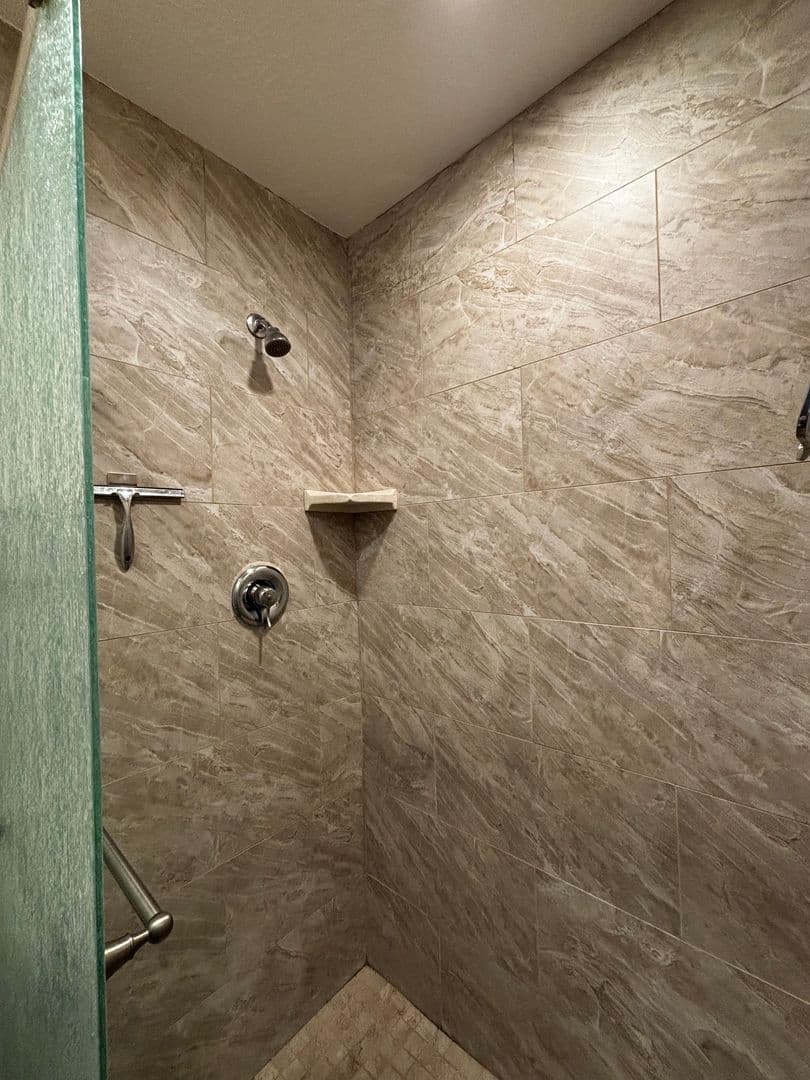 POR-T 303 (Cottages) 11 of 16