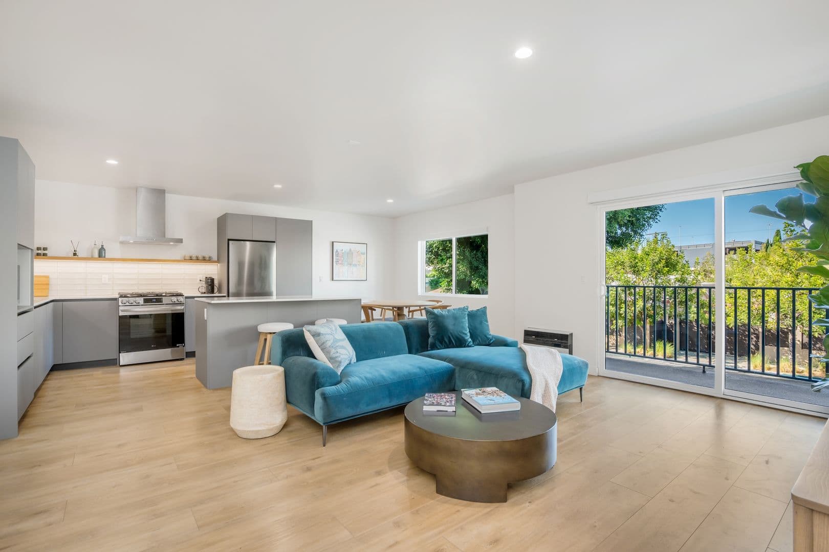 ST Living at 1422 Tamarind | Come Home to Elevated Comfort (LIMITED MOVE IN SPECIAL!!) 22 of 48