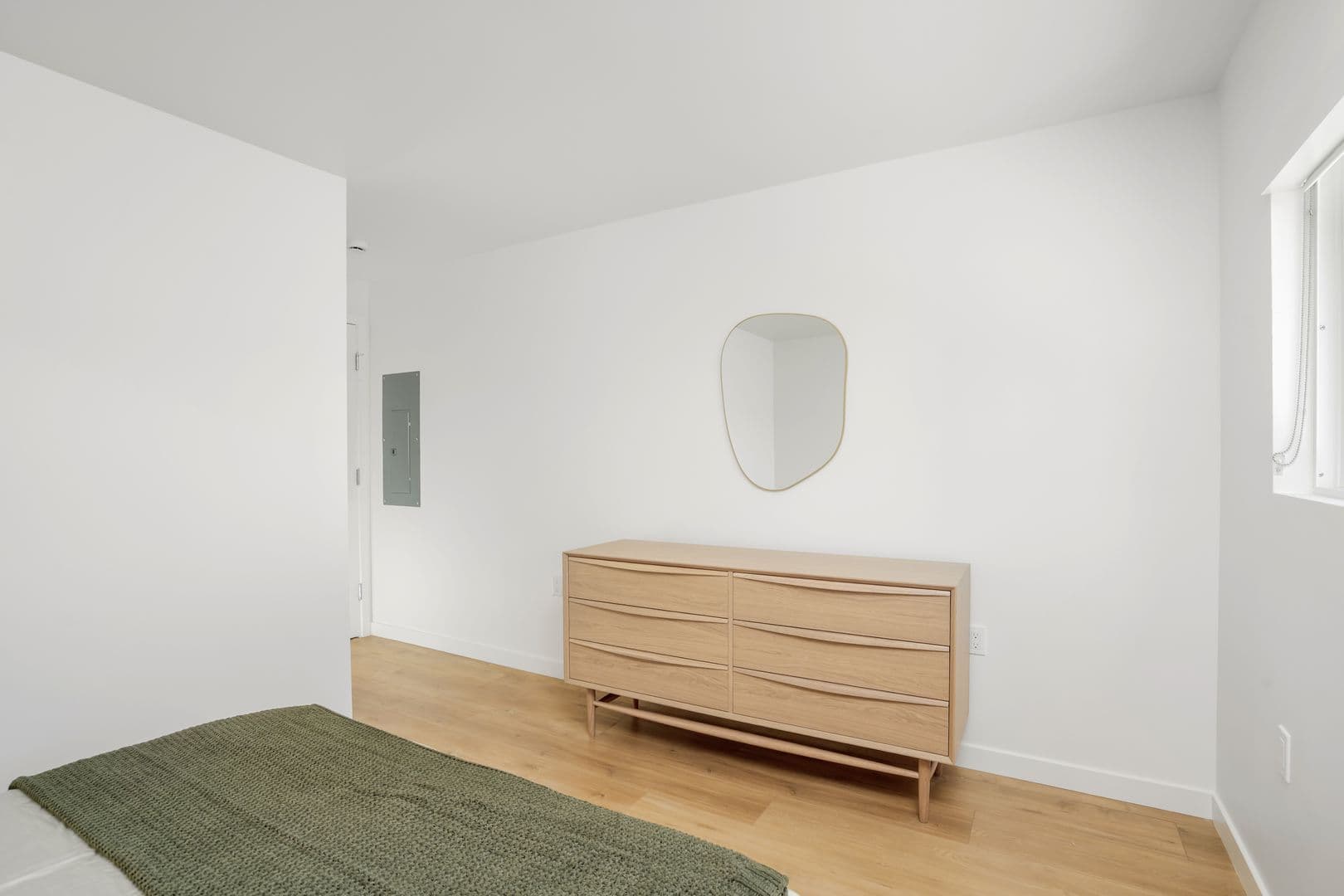 ST Living at 1422 Tamarind | Come Home to Elevated Comfort (LIMITED MOVE IN SPECIAL!!) 39 of 48