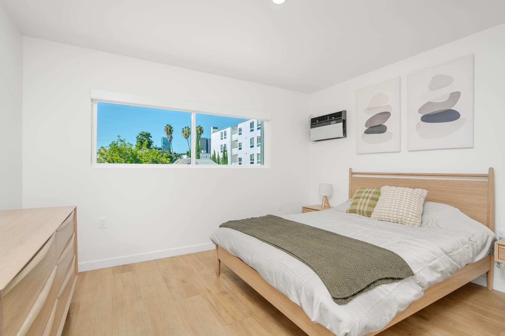ST Living at 1422 Tamarind | Come Home to Elevated Comfort (LIMITED MOVE IN SPECIAL!!) 38 of 48