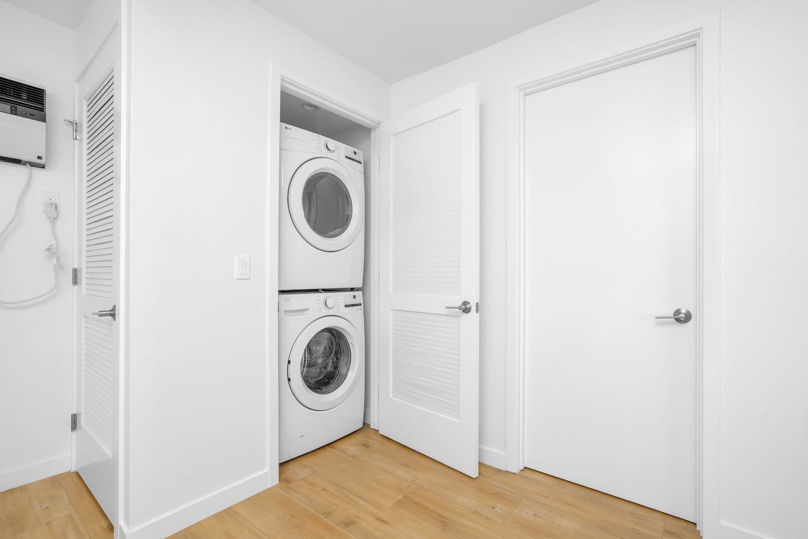 ST Living at 1422 Tamarind | Come Home to Elevated Comfort (LIMITED MOVE IN SPECIAL!!) 43 of 48
