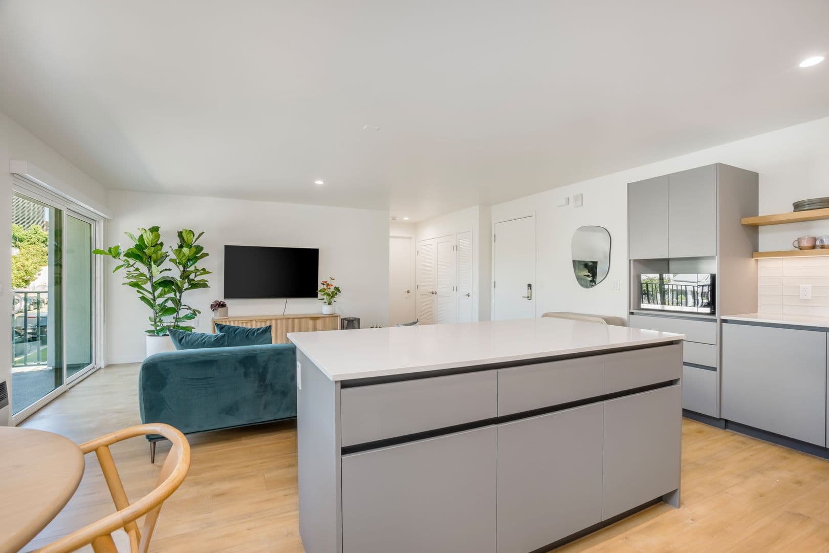 ST Living at 1422 Tamarind | Come Home to Elevated Comfort (LIMITED MOVE IN SPECIAL!!) 29 of 48