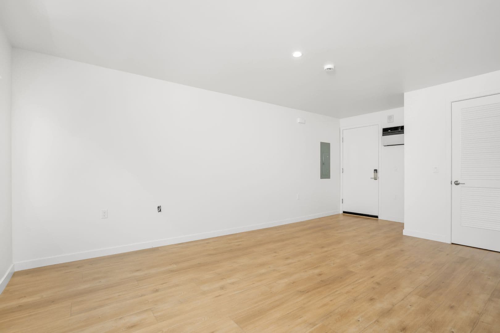 ST Living at 1422 Tamarind | Come Home to Elevated Comfort (LIMITED MOVE IN SPECIAL!!) 45 of 48