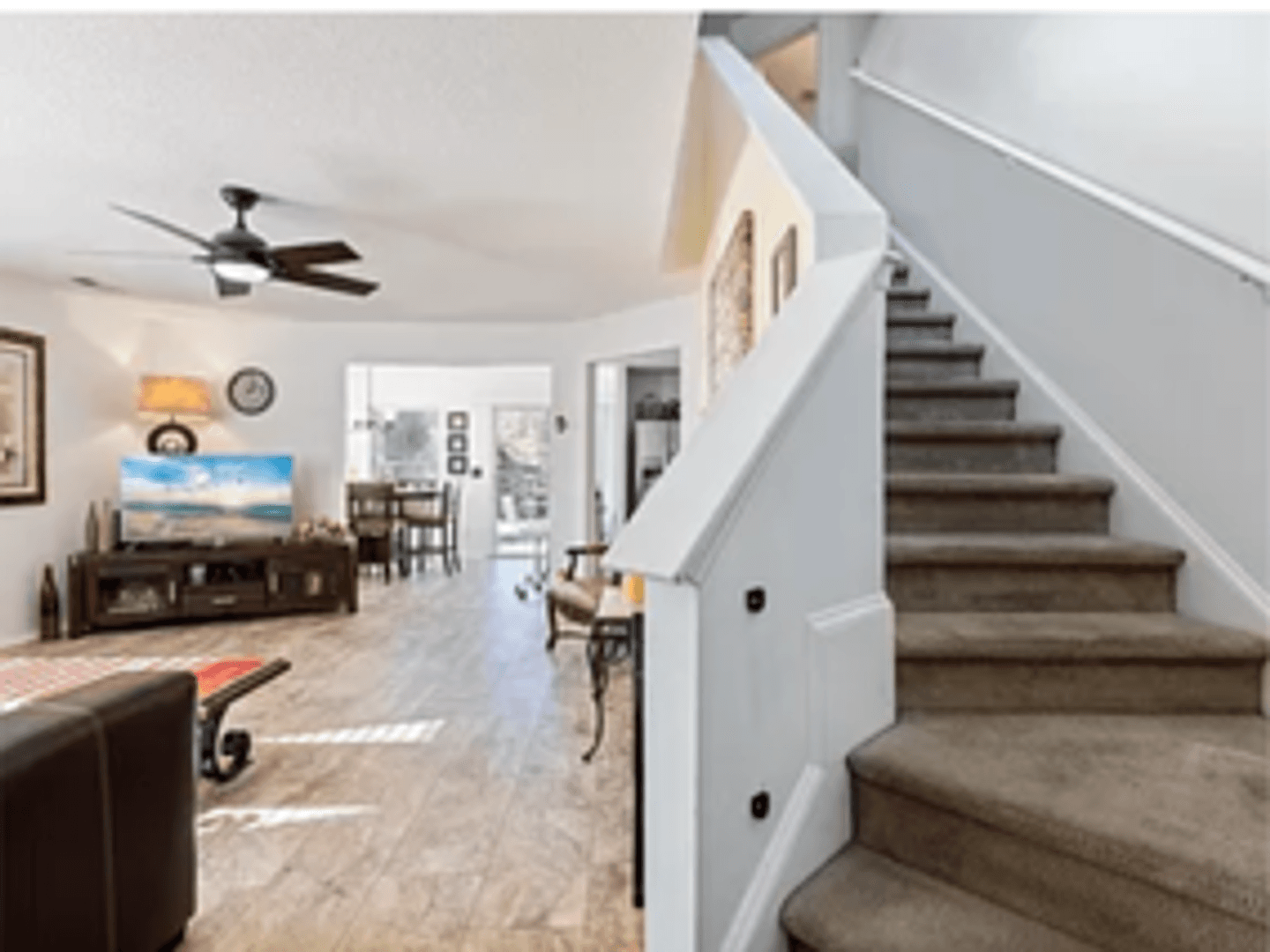 Bellgrove 825 2 of 15