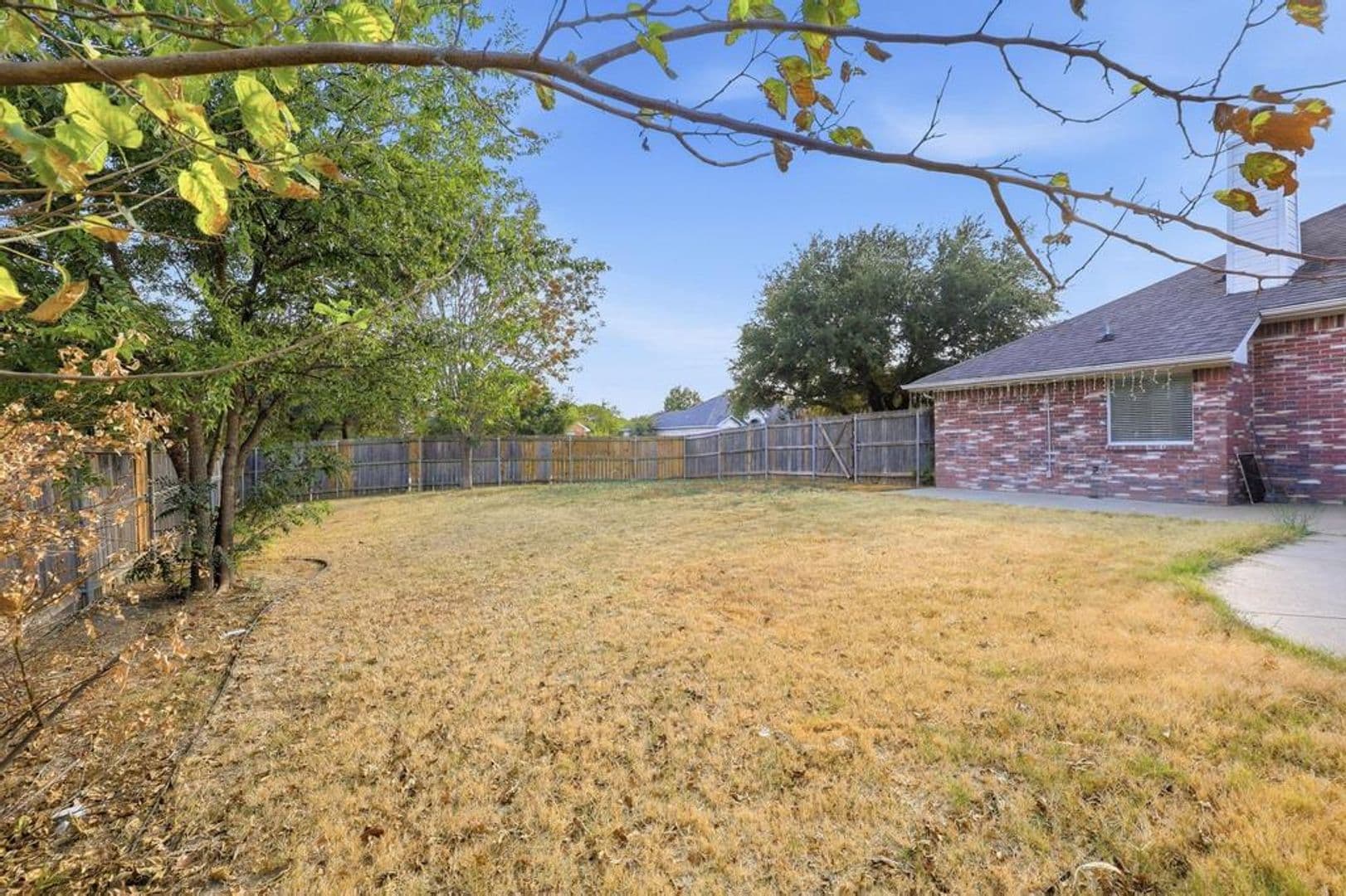 100 Oak Hollow Ln. 32 of 34