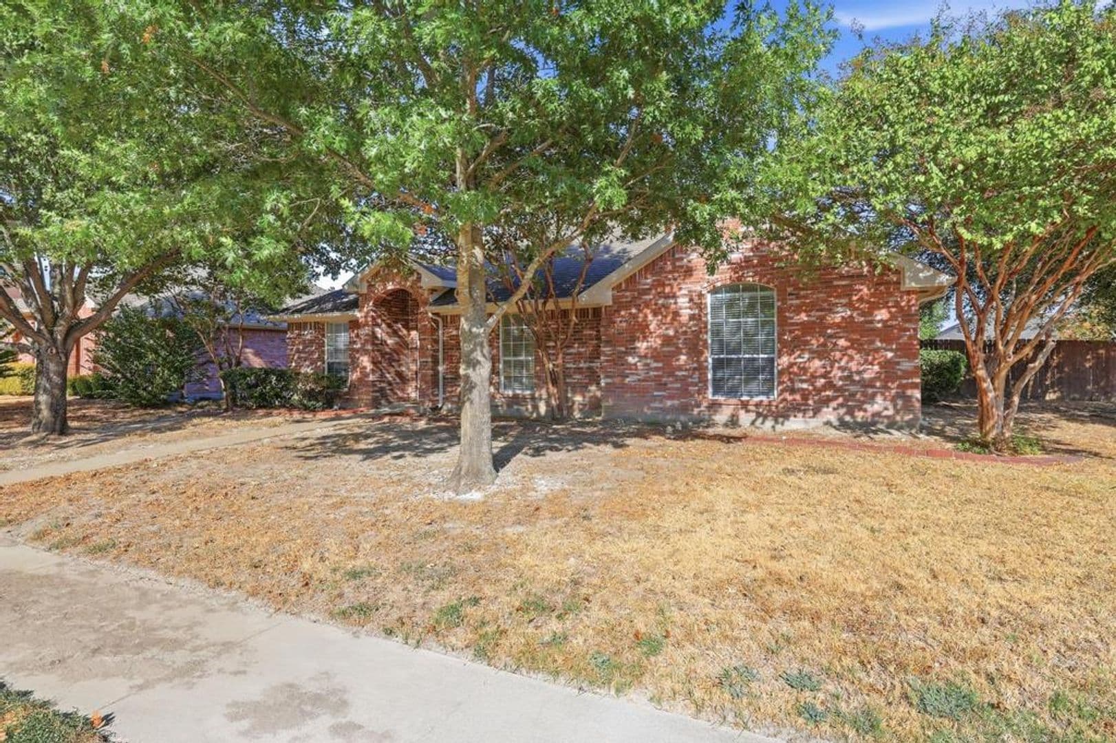 100 Oak Hollow Ln. 2 of 34