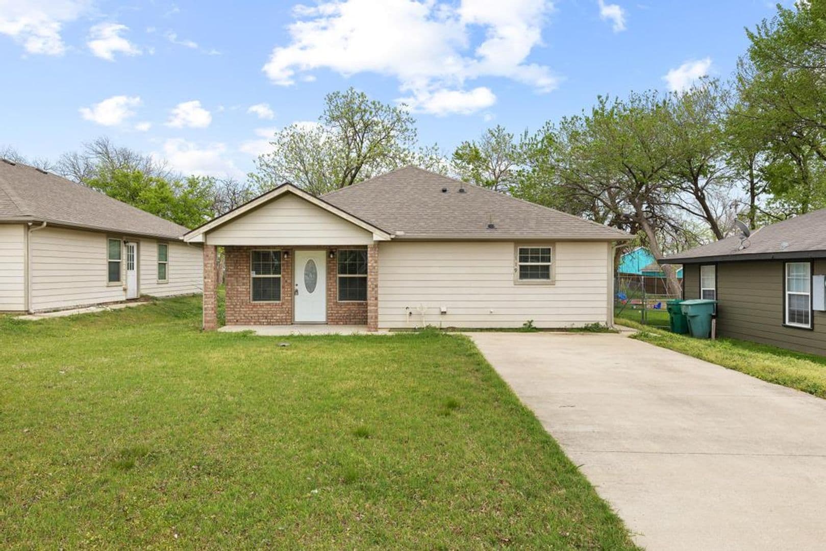 119 N. Andrews Ave. 2 of 31