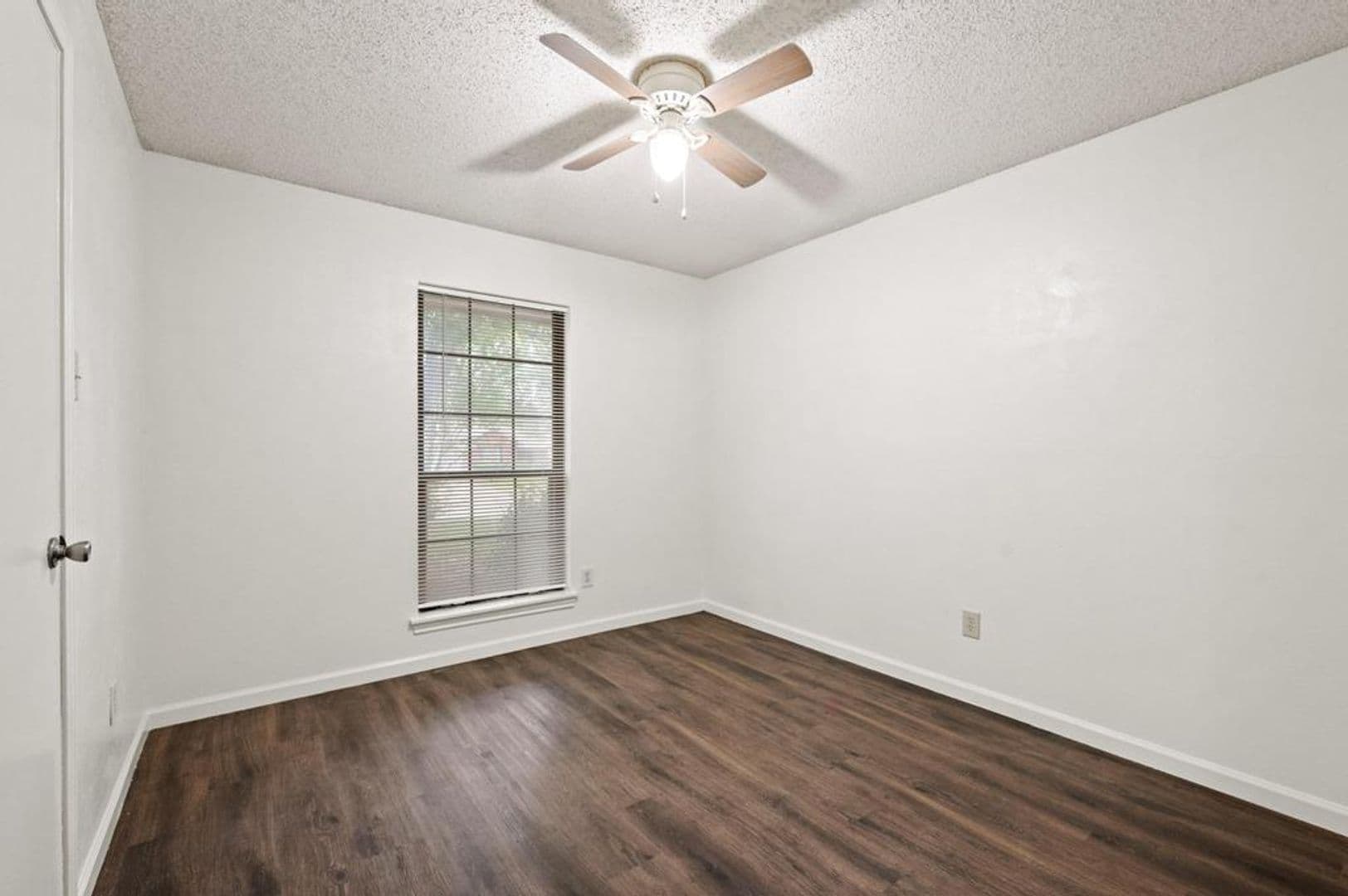 504 Warbler Dr. 21 of 27