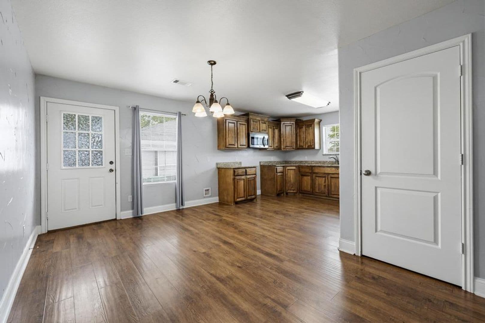 119 N. Andrews Ave. 9 of 31