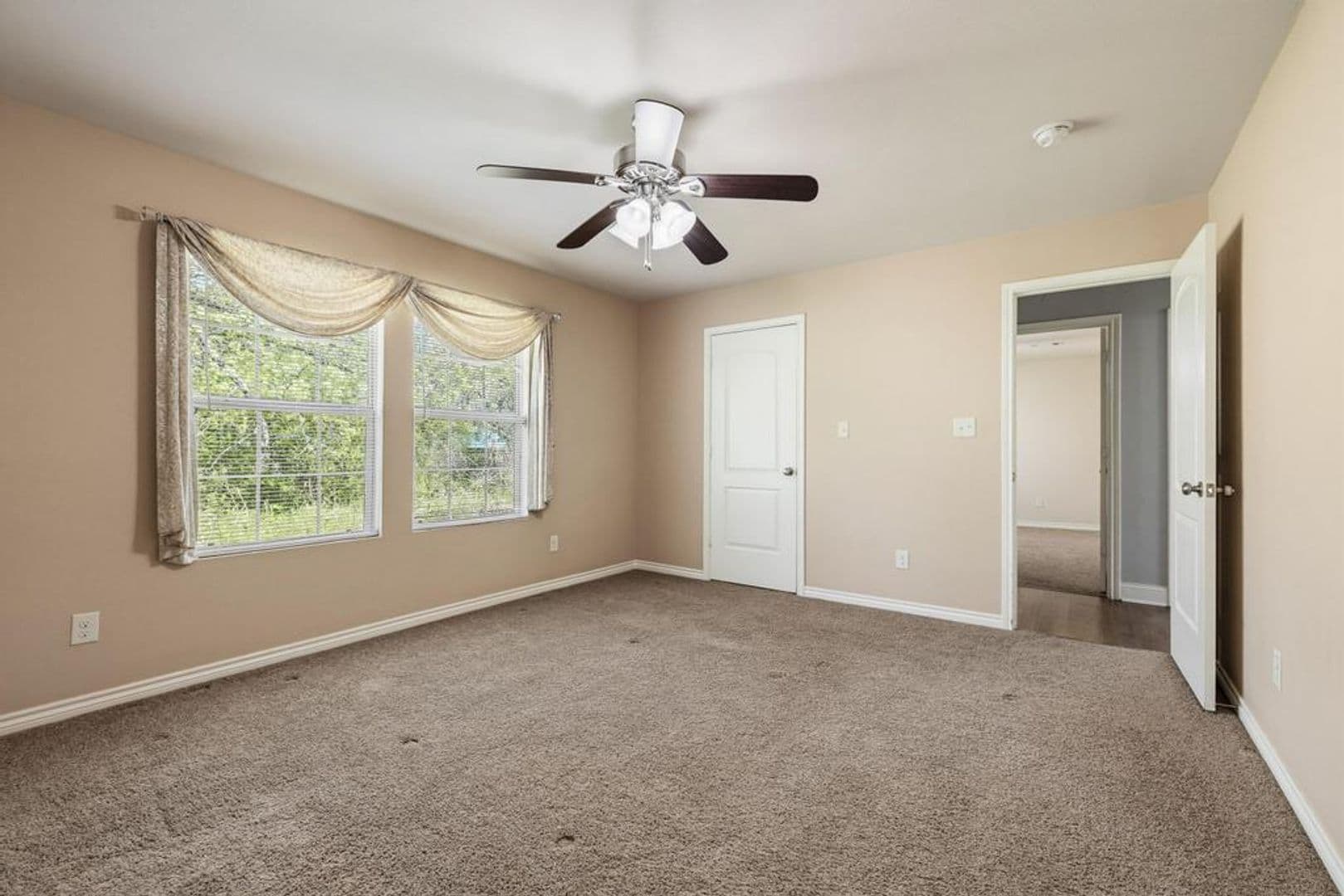 119 N. Andrews Ave. 23 of 31