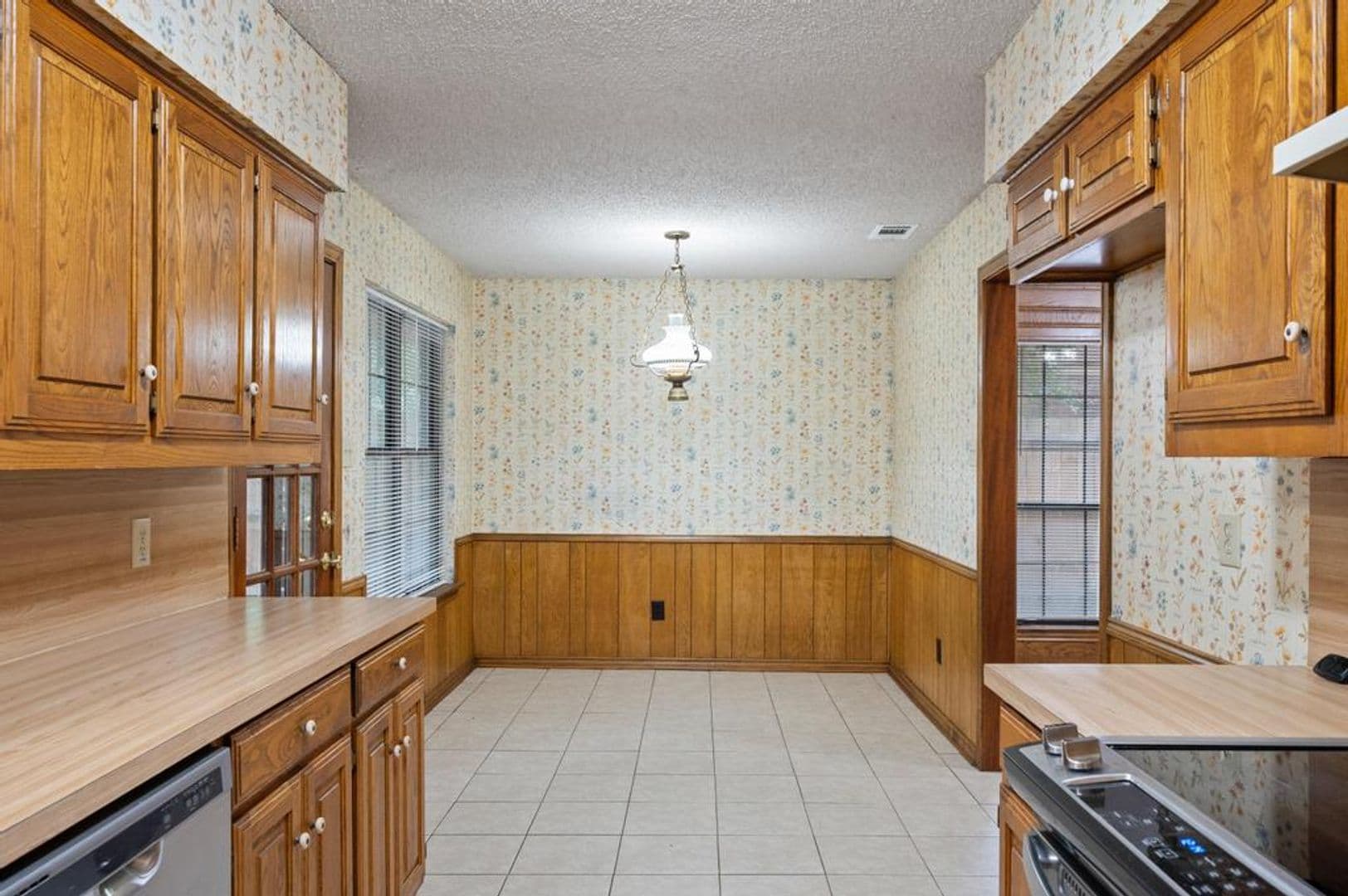 504 Warbler Dr. 12 of 27