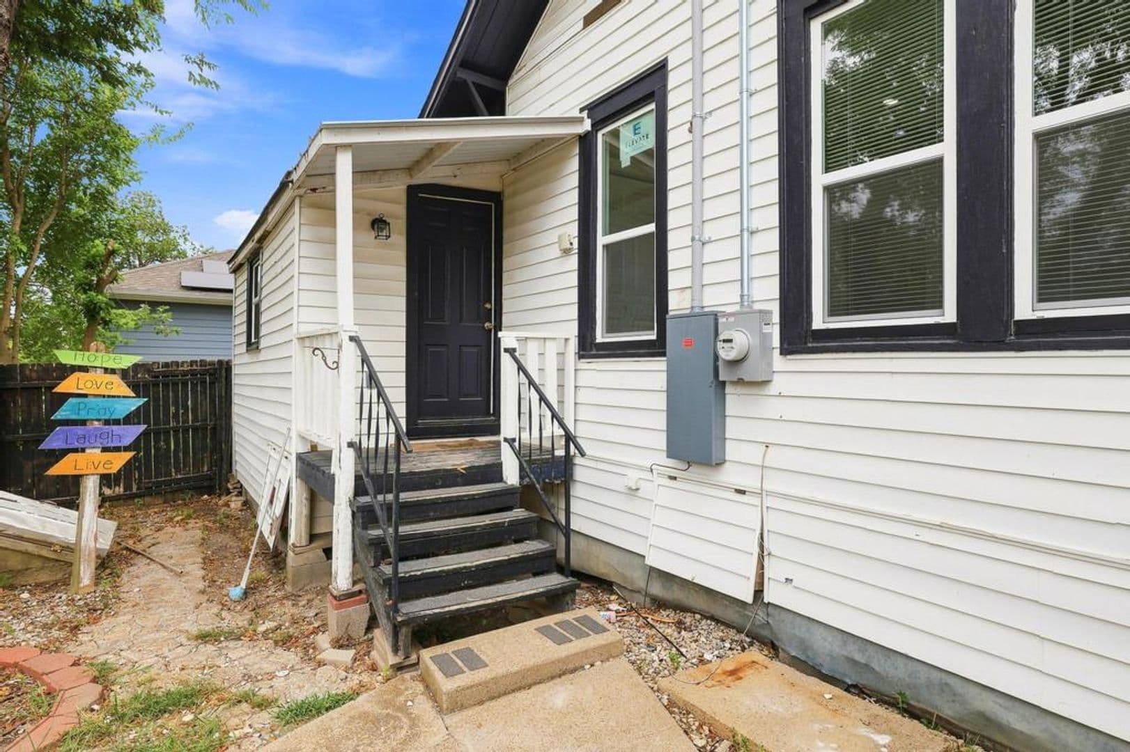 1300 N. Grand Ave. 32 of 37