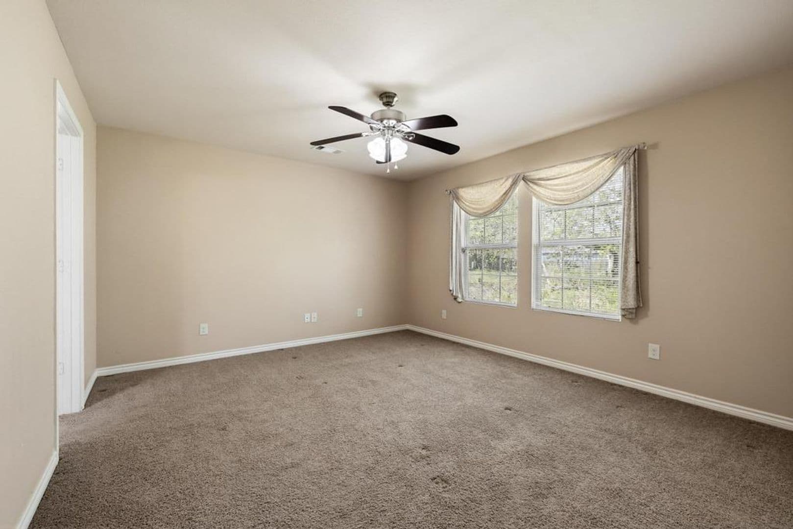 119 N. Andrews Ave. 22 of 31