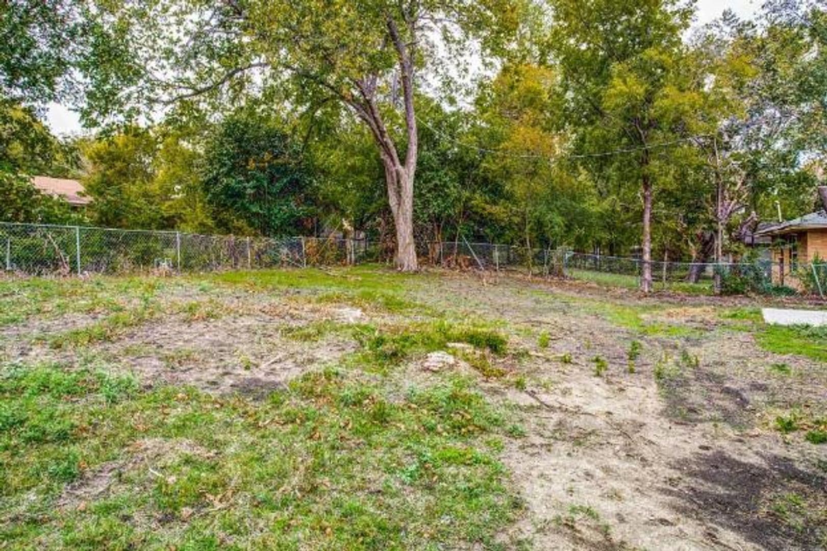 7027 Coleshire Dr. 6 of 22