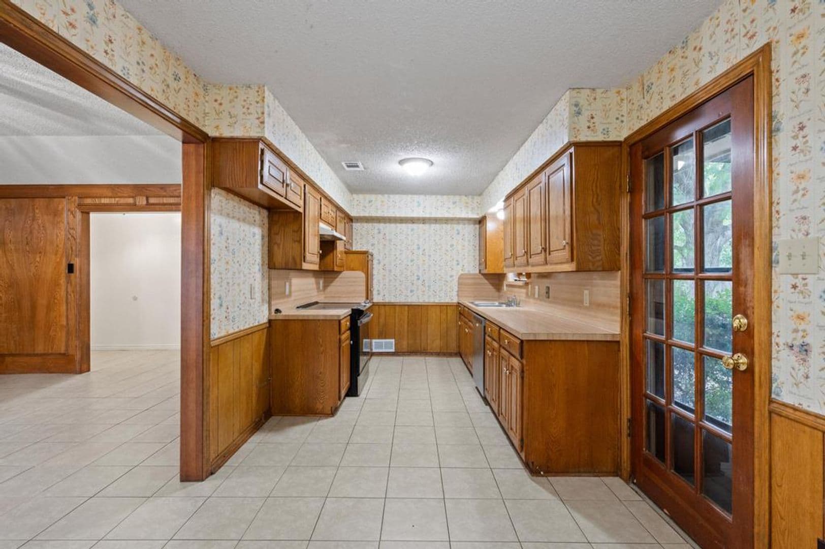 504 Warbler Dr. 8 of 27