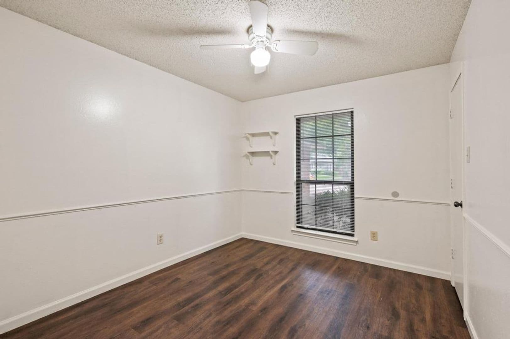 504 Warbler Dr. 23 of 27