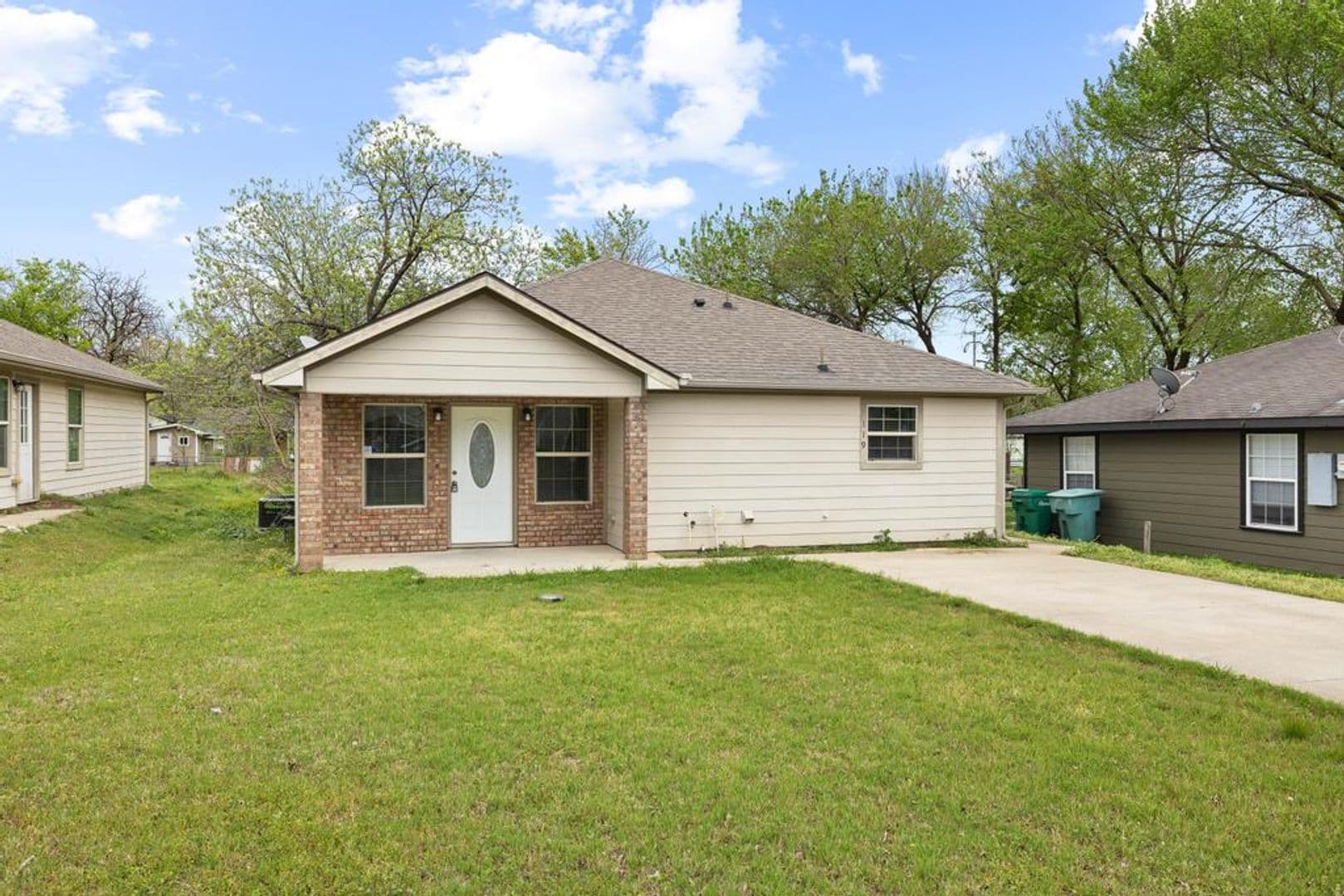 119 N. Andrews Ave. 1 of 31