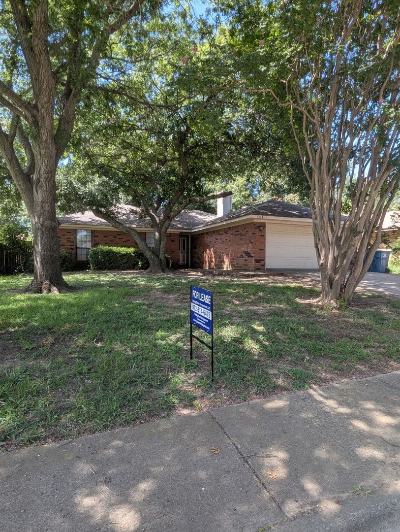 504 Warbler Dr. 2 of 27