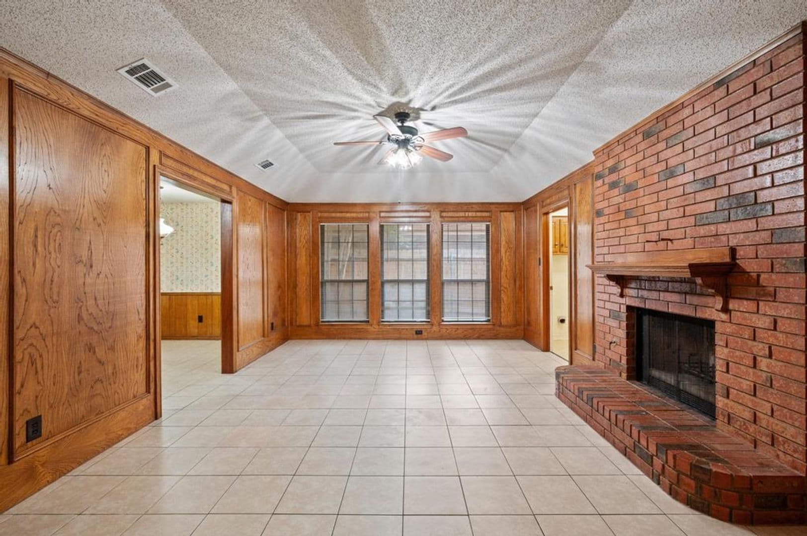 504 Warbler Dr. 4 of 27
