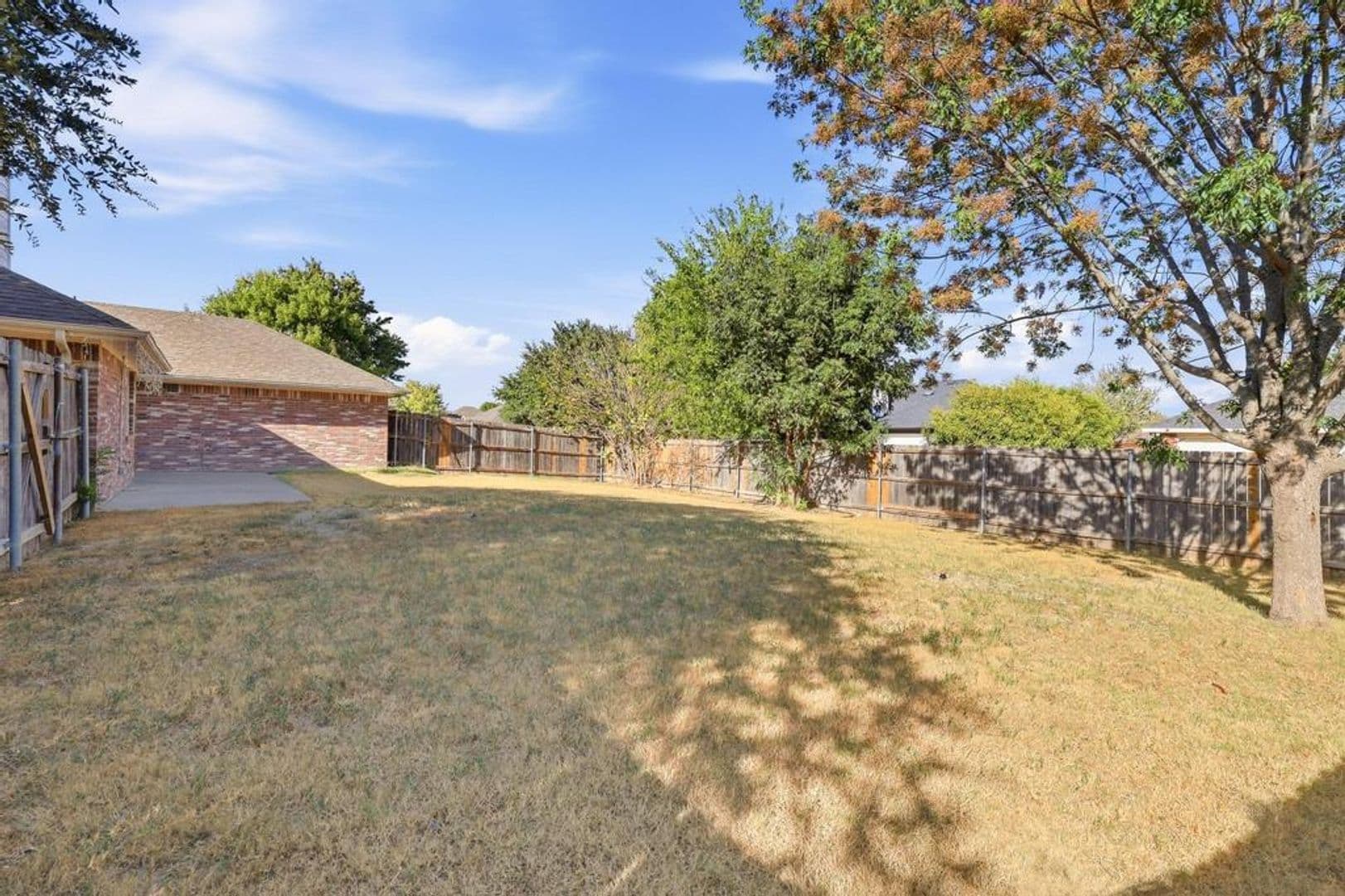 100 Oak Hollow Ln. 29 of 34