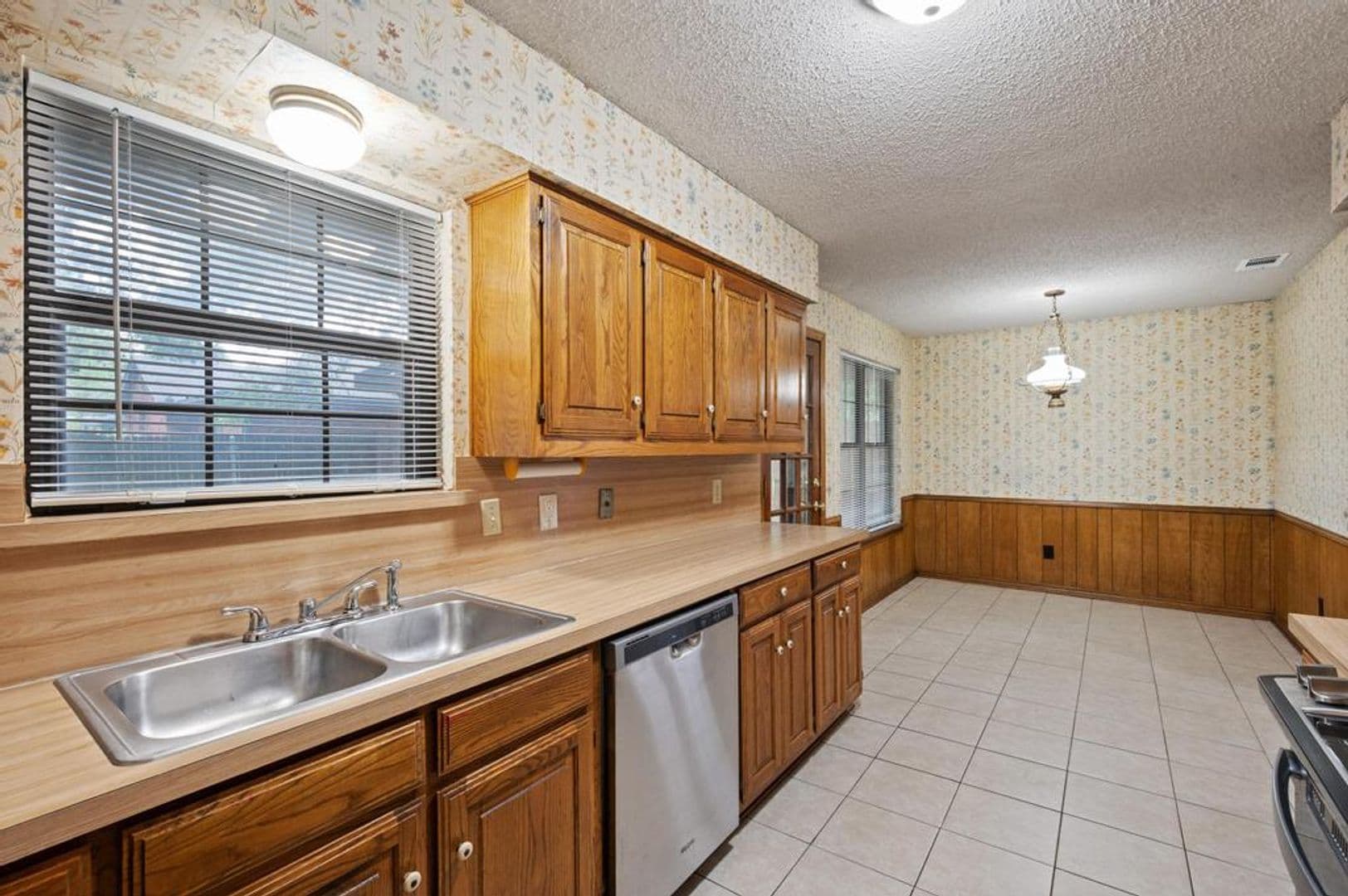 504 Warbler Dr. 11 of 27