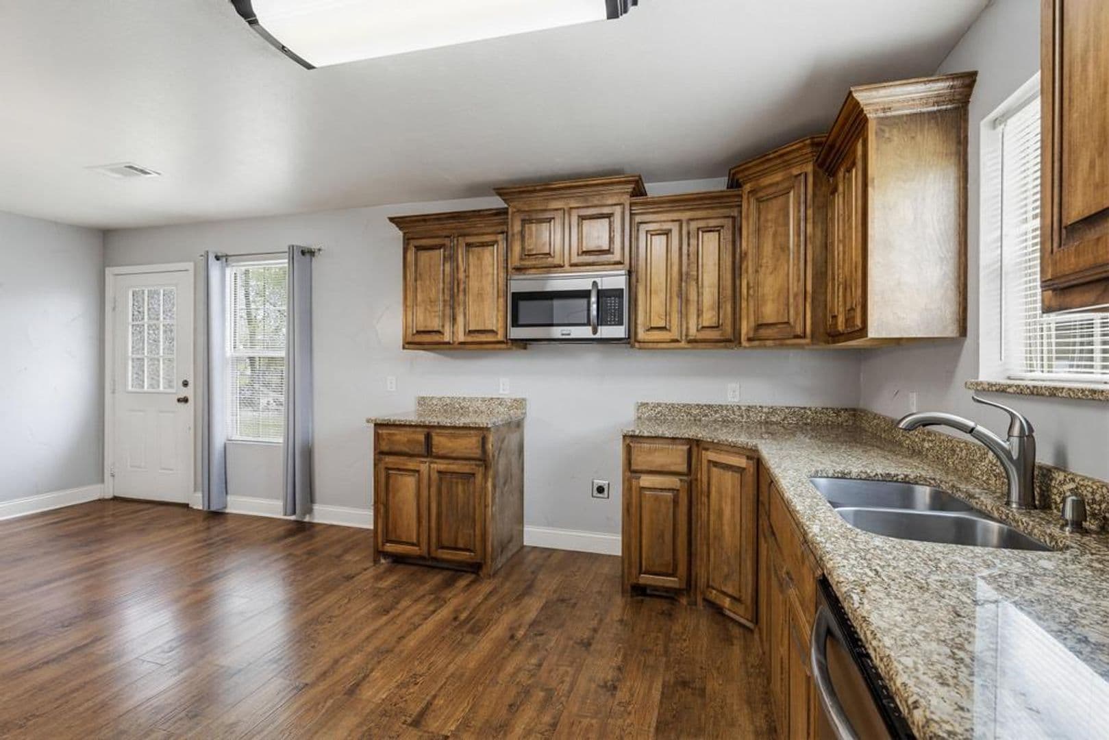 119 N. Andrews Ave. 13 of 31